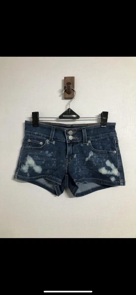 (26)Levi's Jins Women's Painted Hot Pants