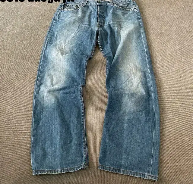 Levi's 501 Jeans33