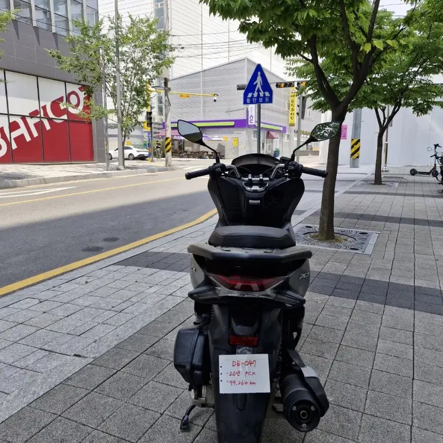 DB-047/ 혼다 / PCX /20년식/ 9.9만km /자체 할부 판매