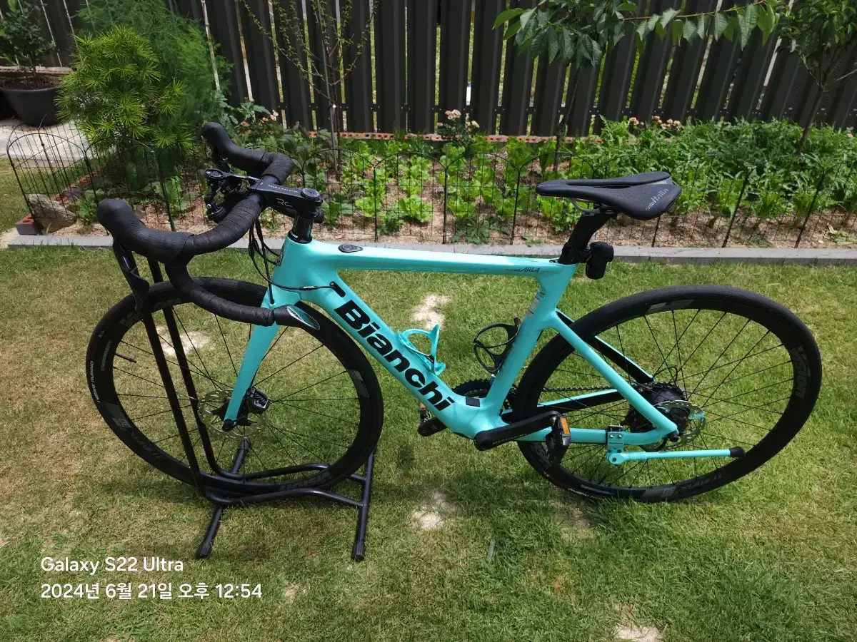 2023 Bianchi E Aria Quick Sale (Full Ultegra) 50 Size Road Electric Bicycle.