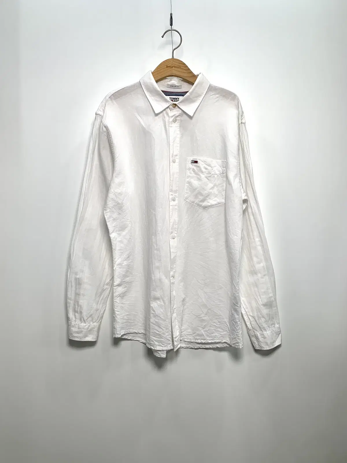 Tommy Jins White linen shirt