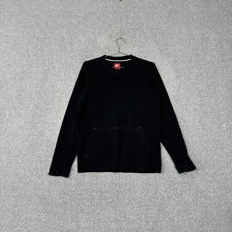 Nike All Black Long Sleeve Tee S