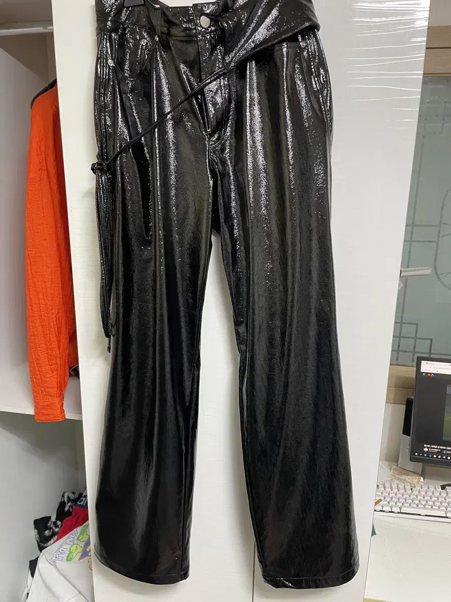 모자이크소사이어티 shiny strap pants M사이즈