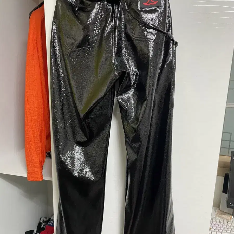 모자이크소사이어티 shiny strap pants M사이즈