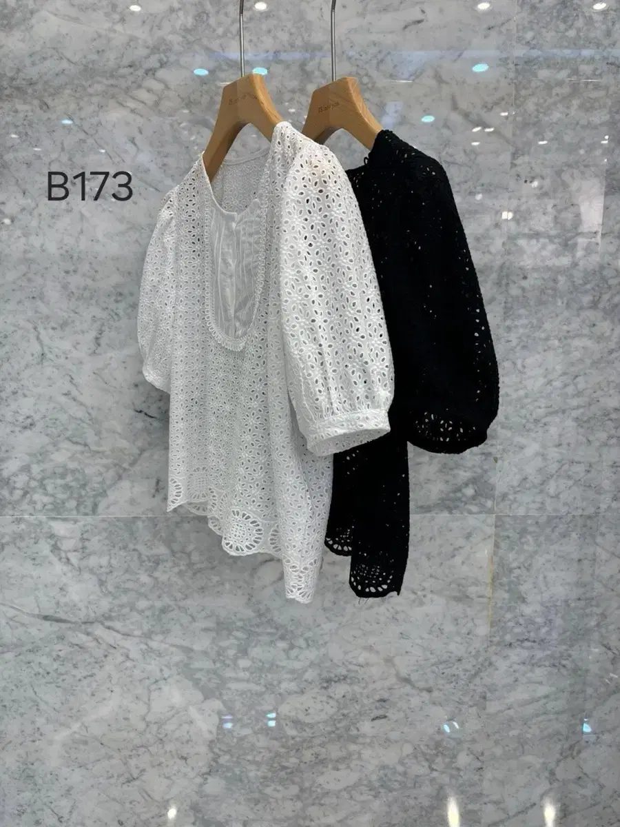 JS New York Style New Arrivals (Same-Day Shipping) 2024 S/S Punching Lace Blouse