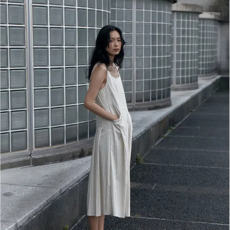 더 라이 / Pocket Pleated Dress