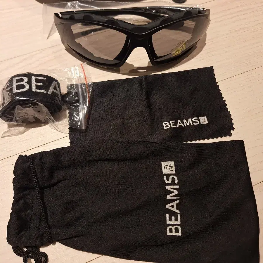 BEAMS 스포츠선그라스