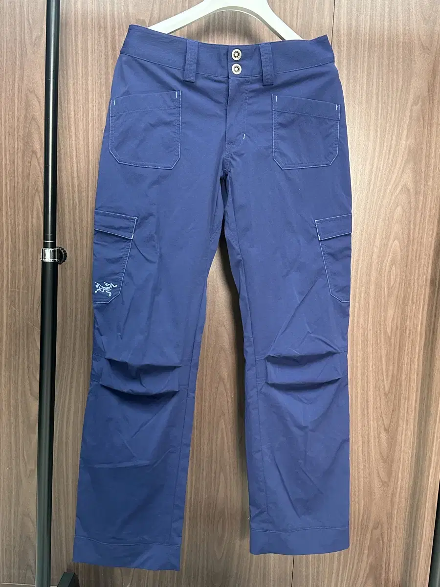 Arcturix women's pants for sale~.