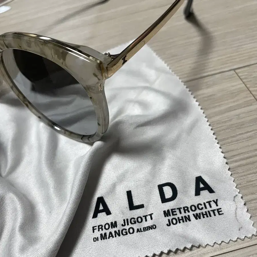 ALDA 여성 선글라스