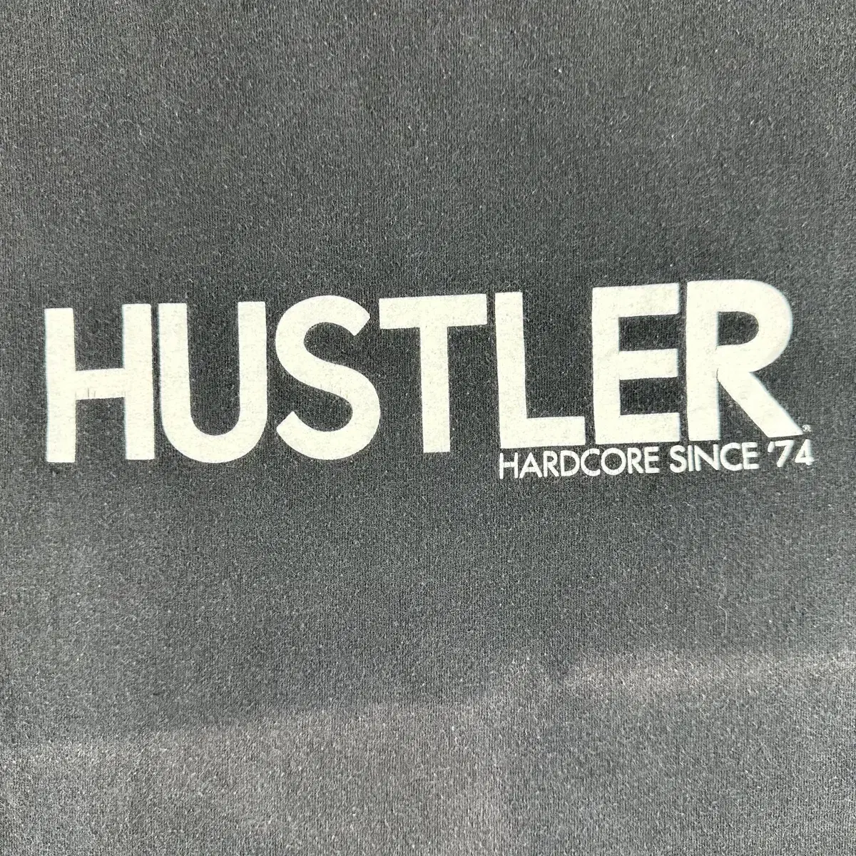 HUSTLER 티셔츠