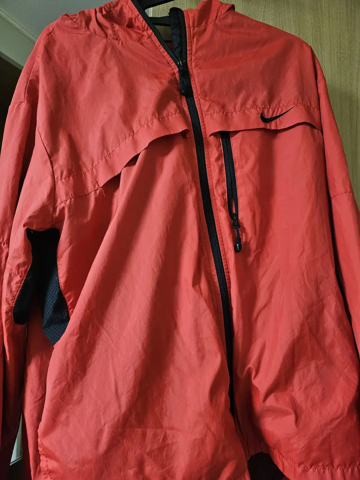 Nike Windbreaker size L 100