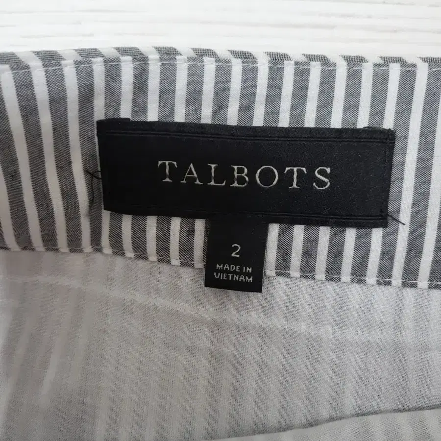 TALBOTS 탈봇 펀칭아일렛 스커트