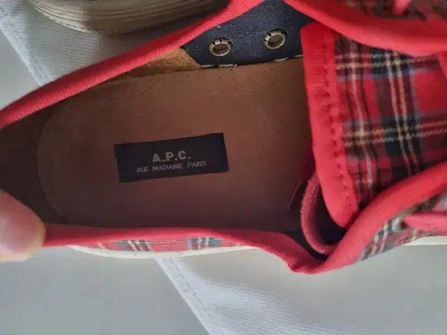 A.P.C 아파쎄 스니커즈 250~255사이즈