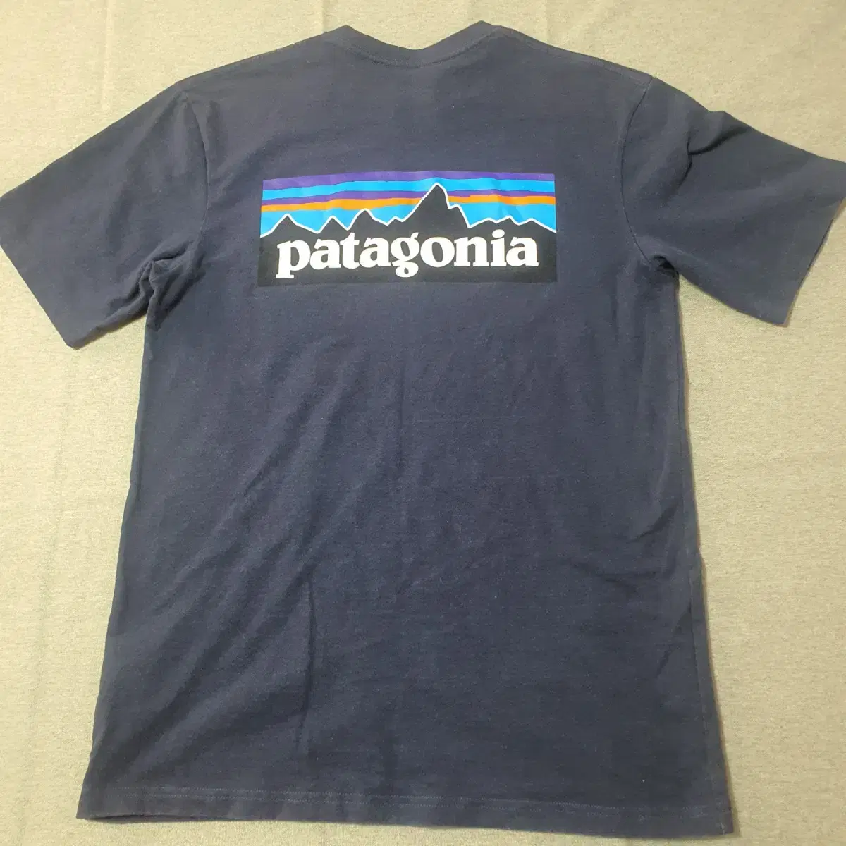 파타고니아 PATAGONIA 반팔티셔츠 S사이즈 판매합니다.