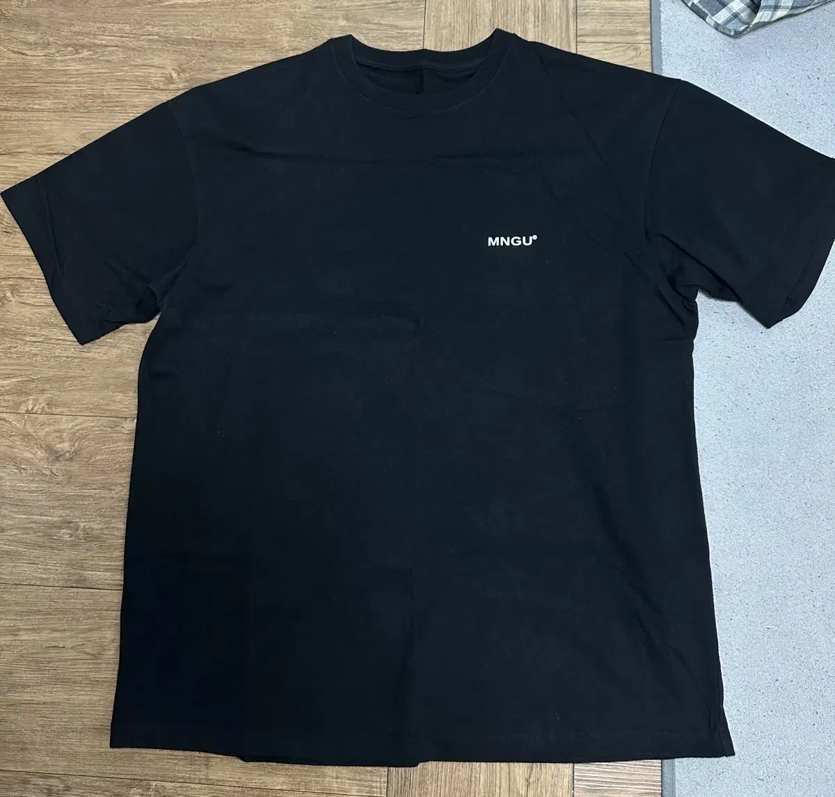 [L] MNGU Basic Logo T-Shirt Black