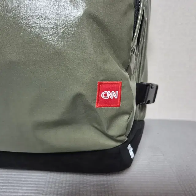 CNN 어페럴 글로시백팩KK