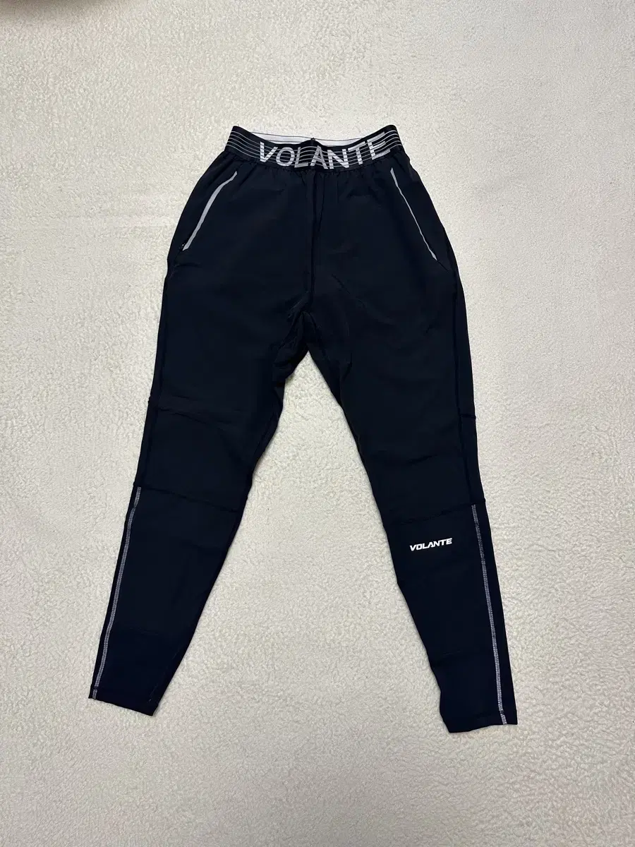 Volante pants,short sleeves,half zip up sells