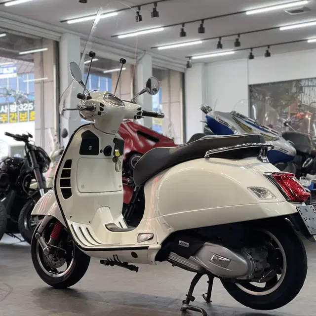 20년 베스파 GTS125 ABS / 부산 울산 대구 김해 포항 경주