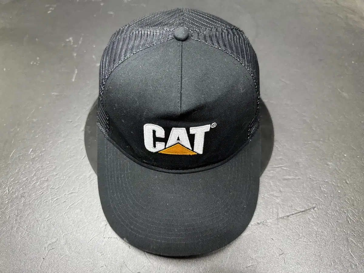 cat vintage trucker cap