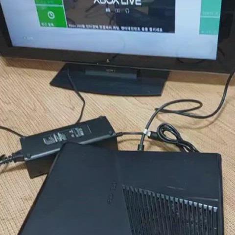 Xbox360 슬림 (게임패드 제외)