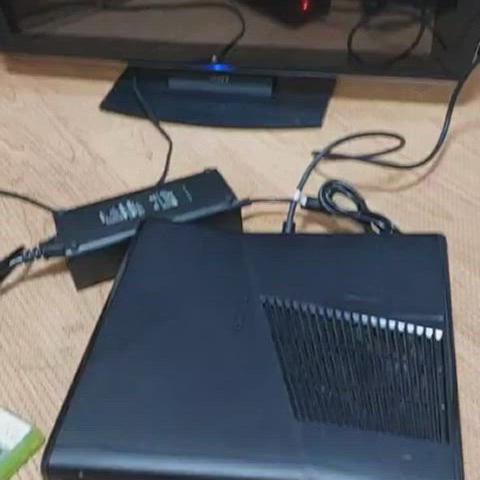 Xbox360 슬림 (게임패드 제외)