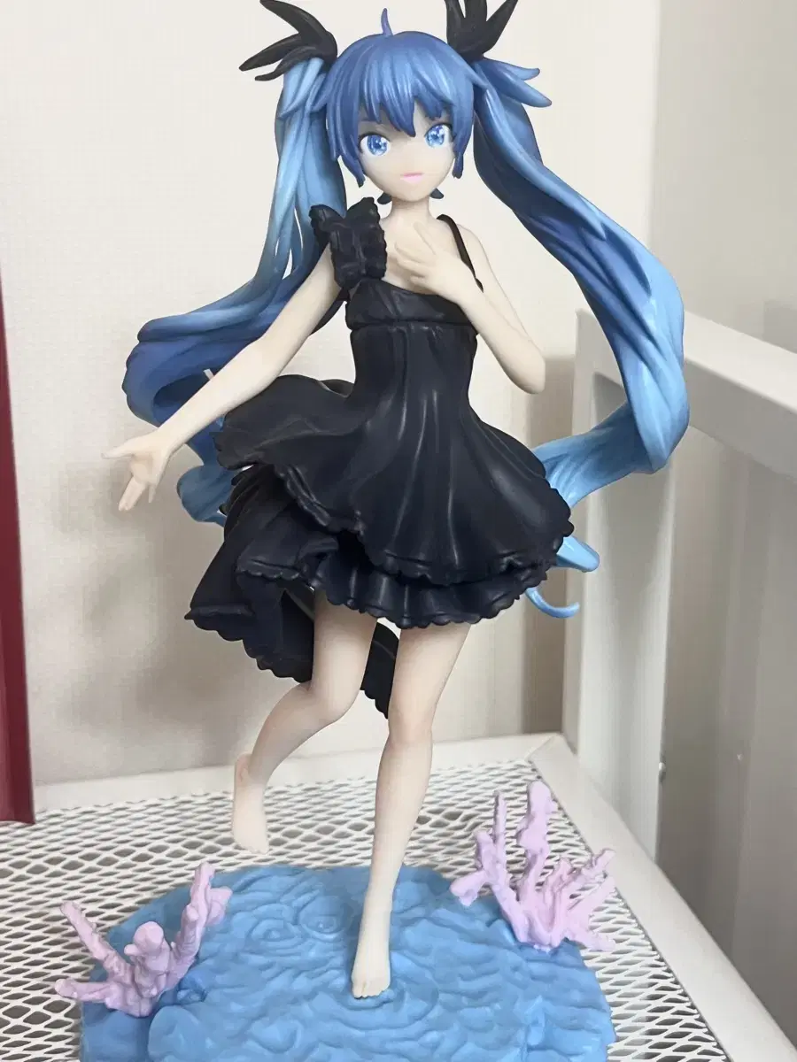 Deep Sea Girl Miku Figure