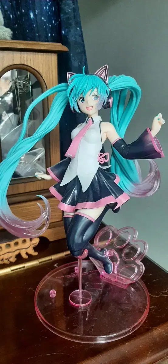 Happy Cat Miku Figures