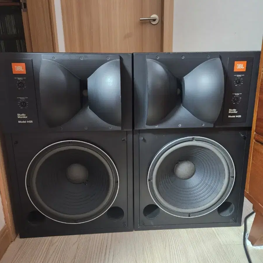 JBL 4425 스피커