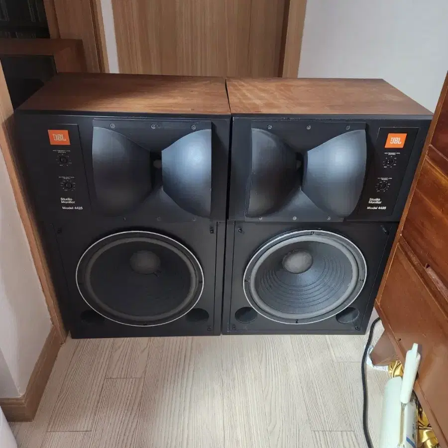 JBL 4425 스피커