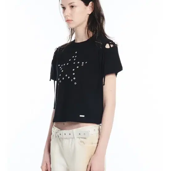 새상품) 세릭 eyelet star half top black