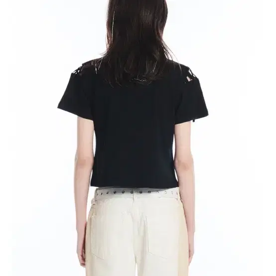 새상품) 세릭 eyelet star half top black