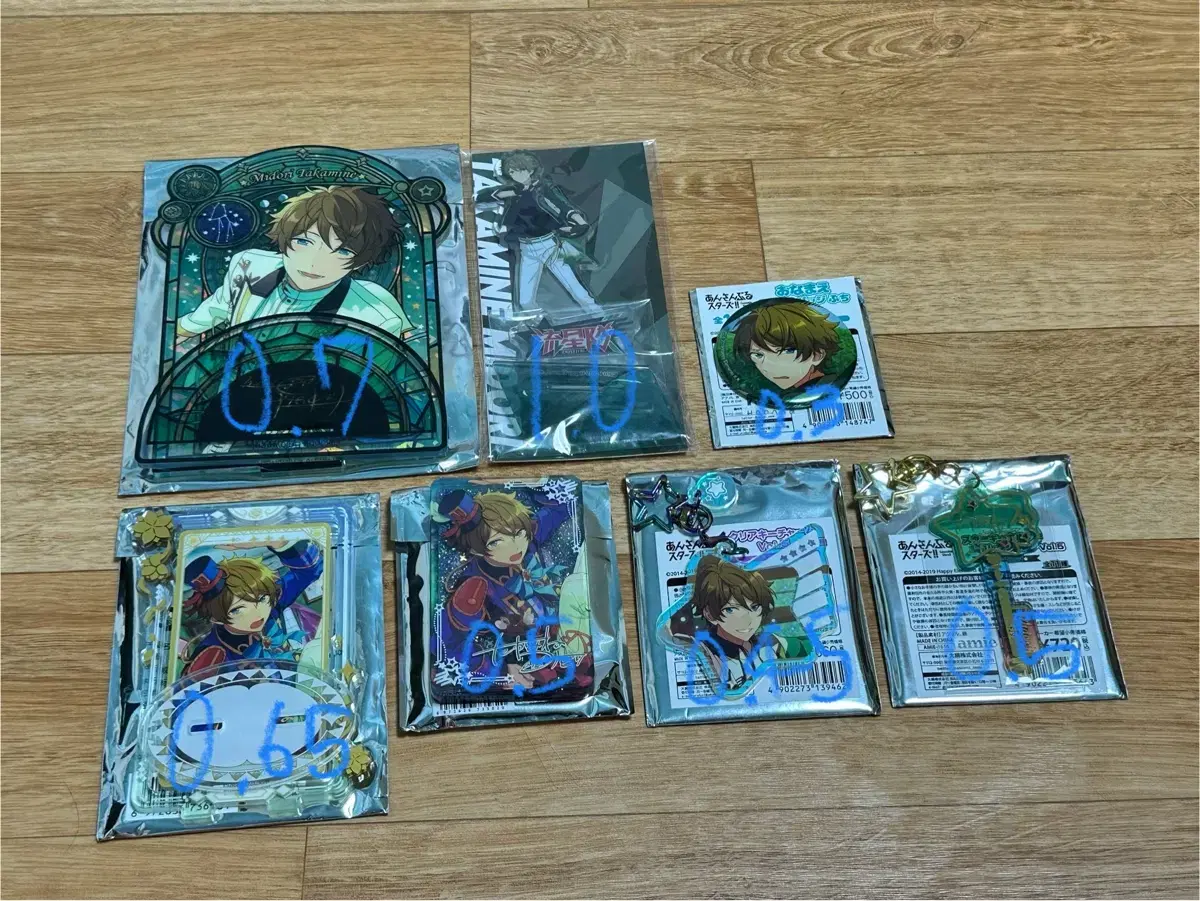 Anstar Midori acrylic Sells badges and other merchandise