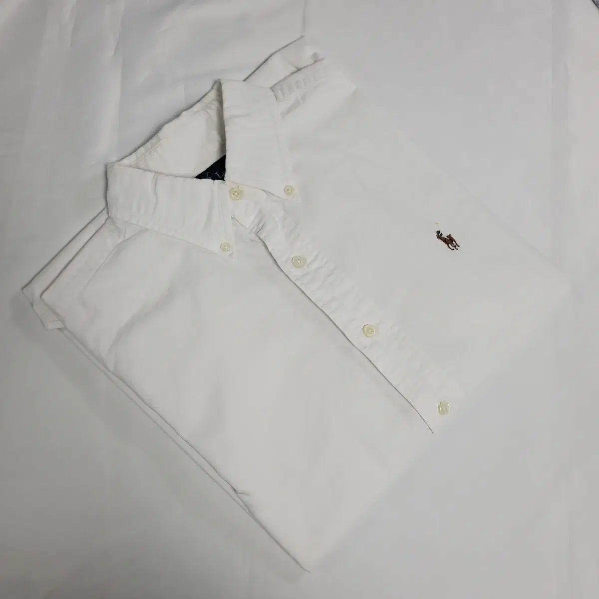 (CV939) Genuine M Polo Ralph Lauren white short sleeve shirt. Polo