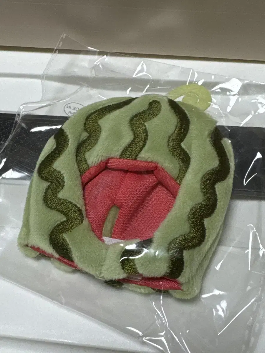 [unsealed] nct nct mark doll watermelon hat wts.