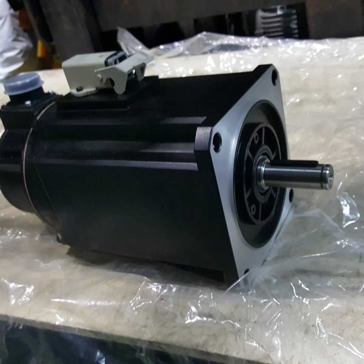 KAWASAKO SERVO MOTOR 가와사키 서보모터 2.1KW