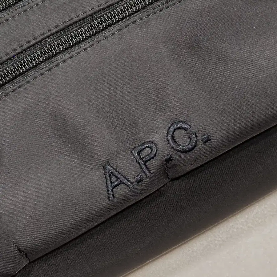 아페쎄 힙색 (A.P.C Raphael Waist Bag)