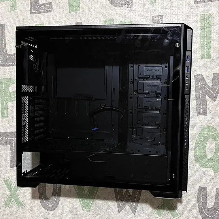 컴퓨터 케이스 Phanteks ENTHOO PRO M TG