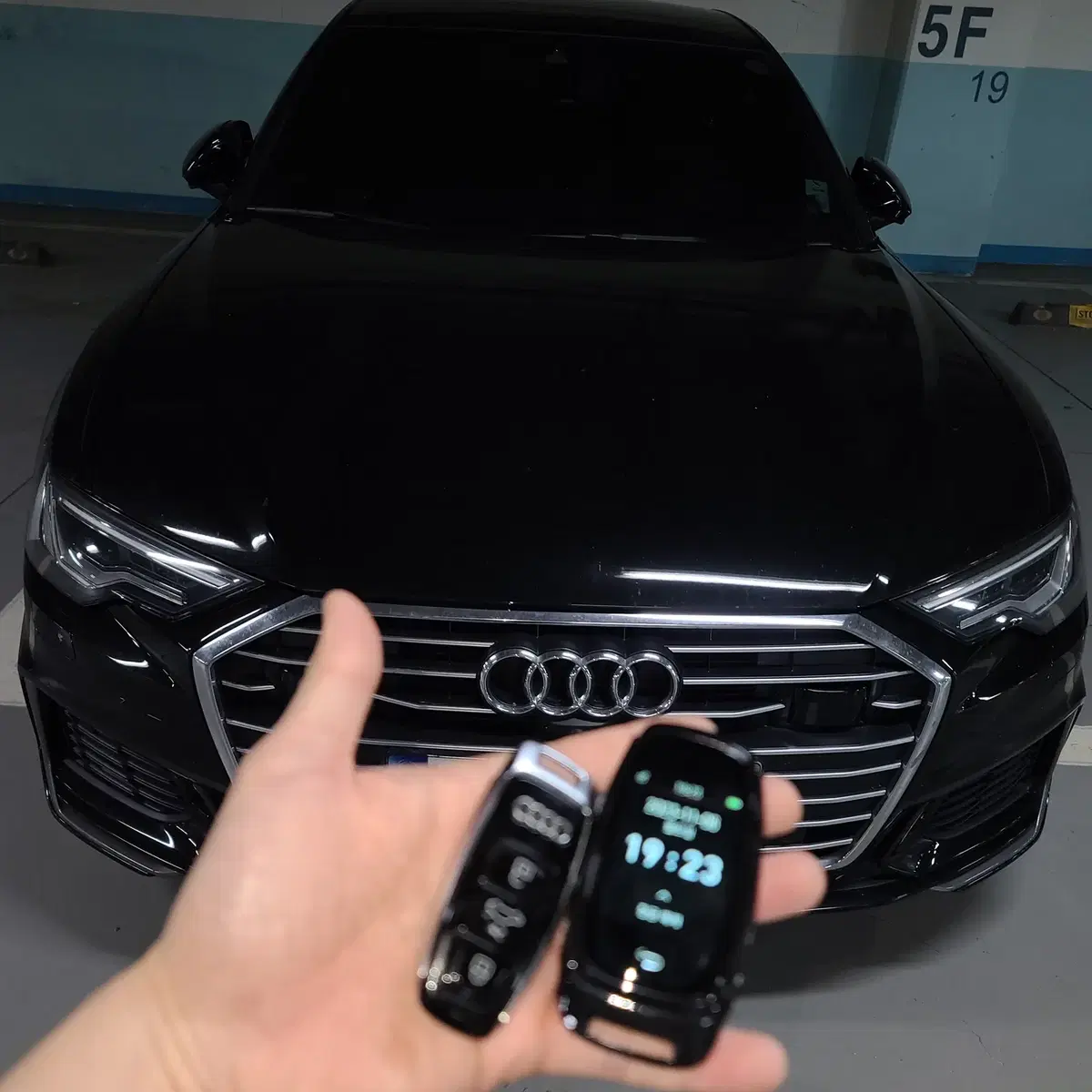 아우디 AUDI TYPE 최신형 시크한 블랙 색상 LCD 디지털키 개조