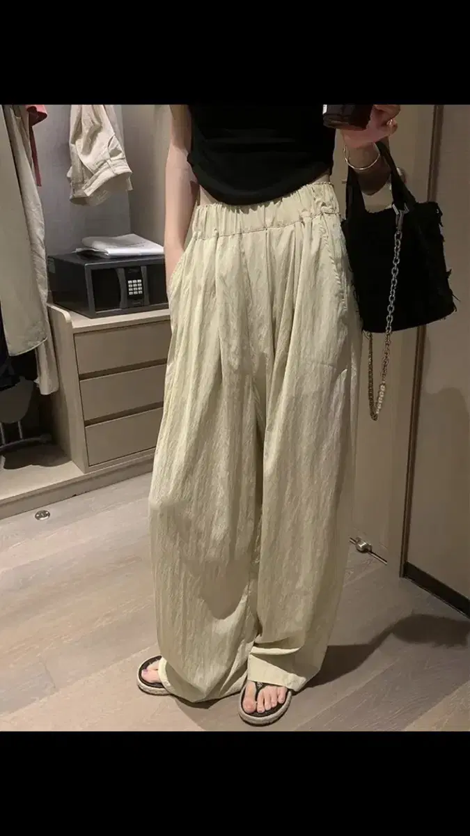 Pin Tuck Wide Nylon Pants New Fragrance