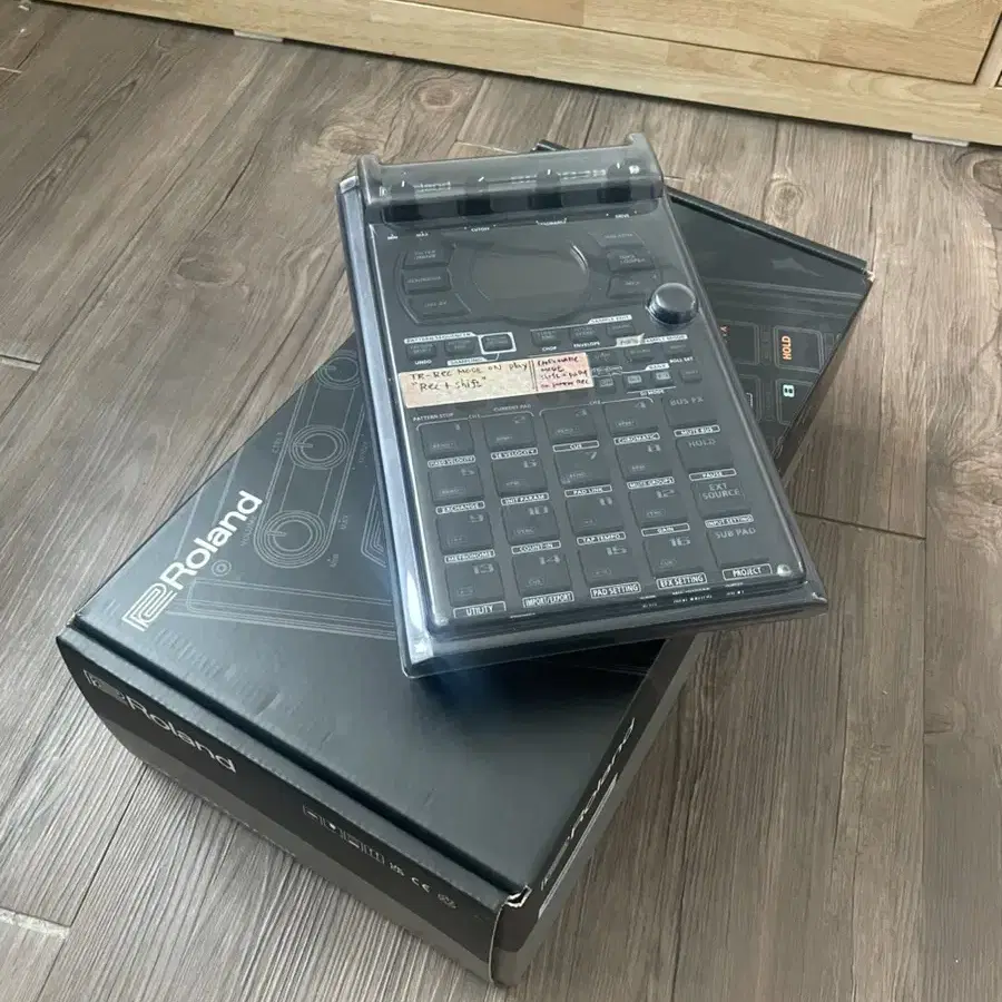 Roland SP 404 MK2 덱세이버 포함