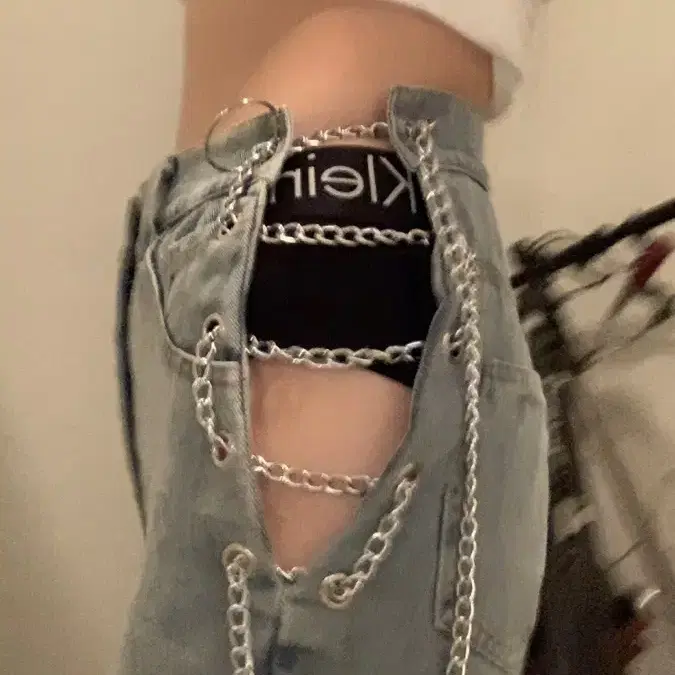 Side chain detail denim pt