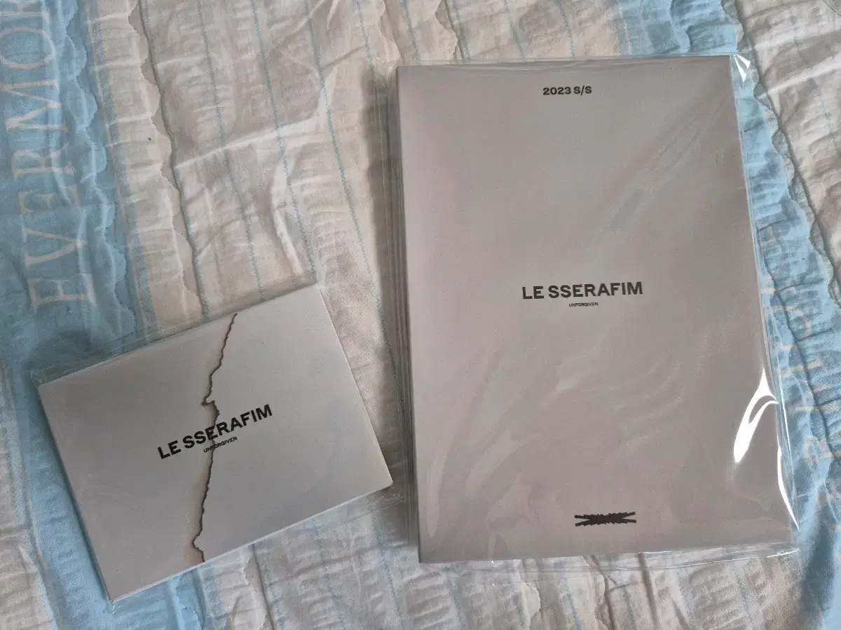 le sserafim unforgiven popup store nekutphotoset photoset lenticular set unsealed