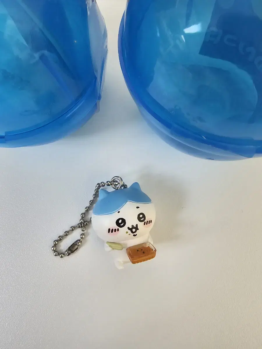 Hachiwaree Eating Figure Keyring