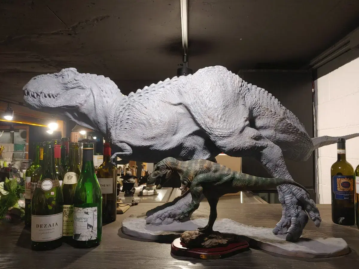 V-Rex Bastatosaurus Statue 1.5m (Figure)