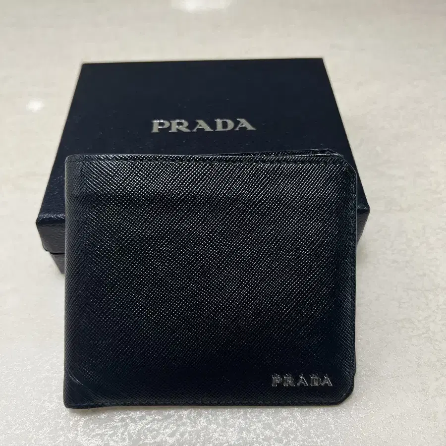 Prada 사피아노 반지갑 2M0513 PN9 F0002 001