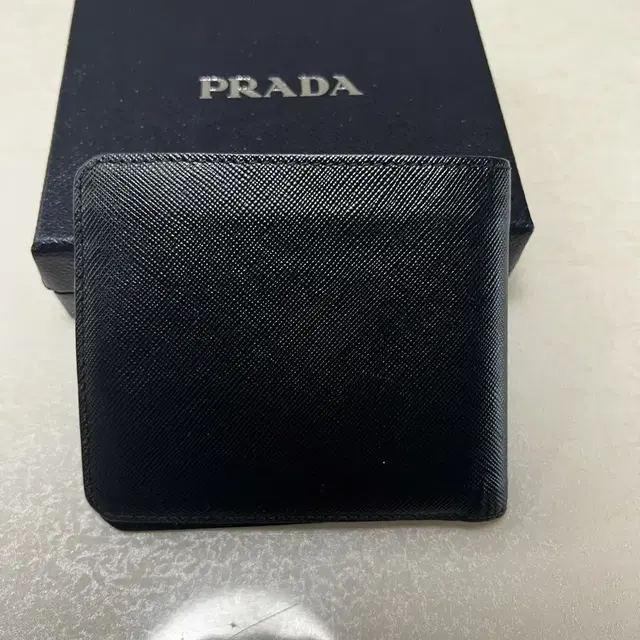 Prada 사피아노 반지갑 2M0513 PN9 F0002 001