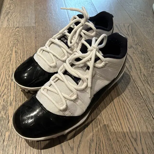 Air Jordan 11 미식축구화 Low Cut 사이즈 290