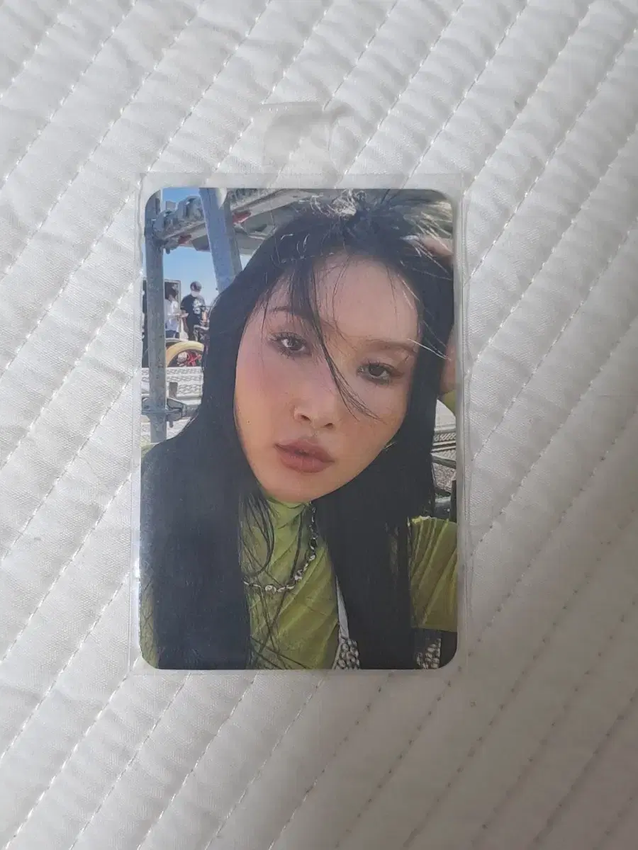 apple music mic on hwasa pre-order benefit photocard hwasa mic on