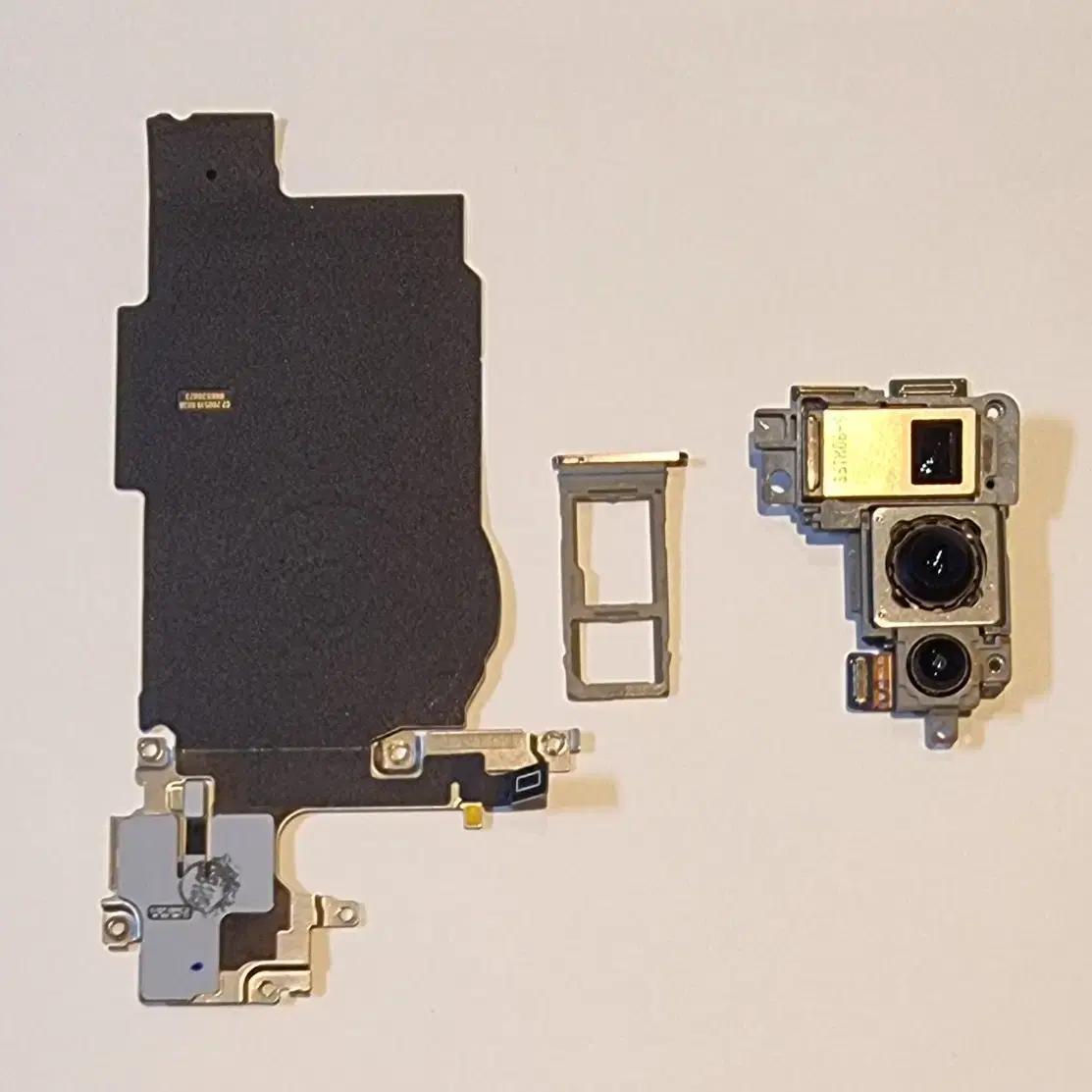 노트20울트라 카메라,스피커,마이크보드,무선충전(NFC)등 부품 팝니다
