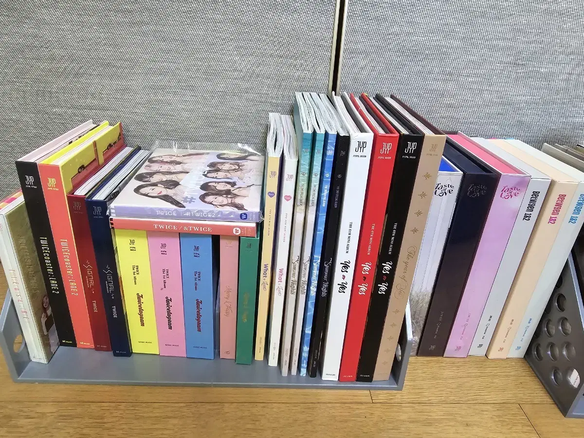 Source)Twice Korea album Everything + photocard + some japan albums